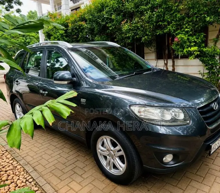 Hyundai Santa Fe 2011 SUV (Used)