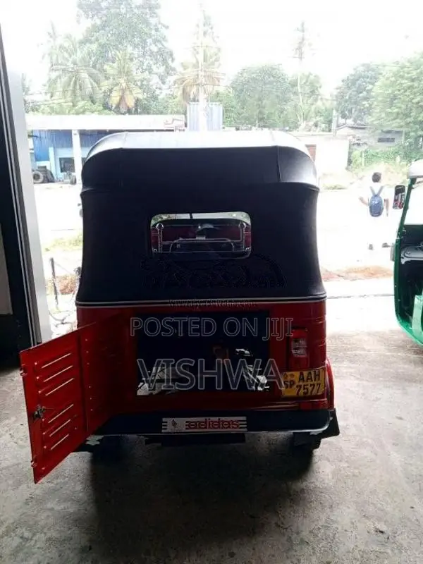 Bajaj Re 205 2013 Three Wheel (Used)