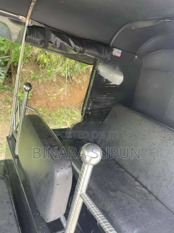 Bajaj 4 Stroke 2010 Three Wheel (Used)