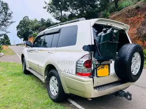 Mitsubishi Montero V6 2003 SUV (Used)