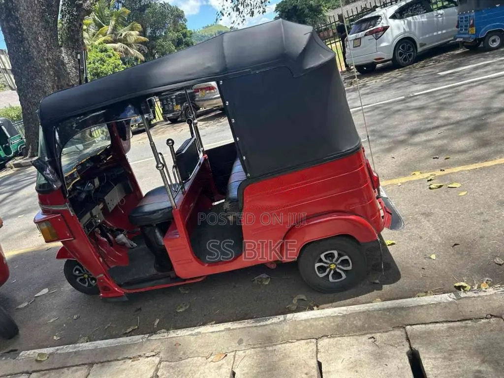 Bajaj RE 2010 Three Wheel (Used)