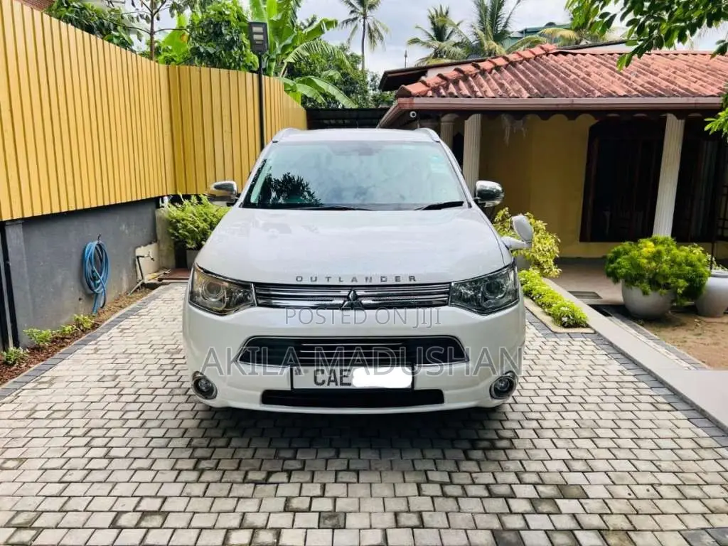 Mitsubishi Outlander 2013 SUV (Used)