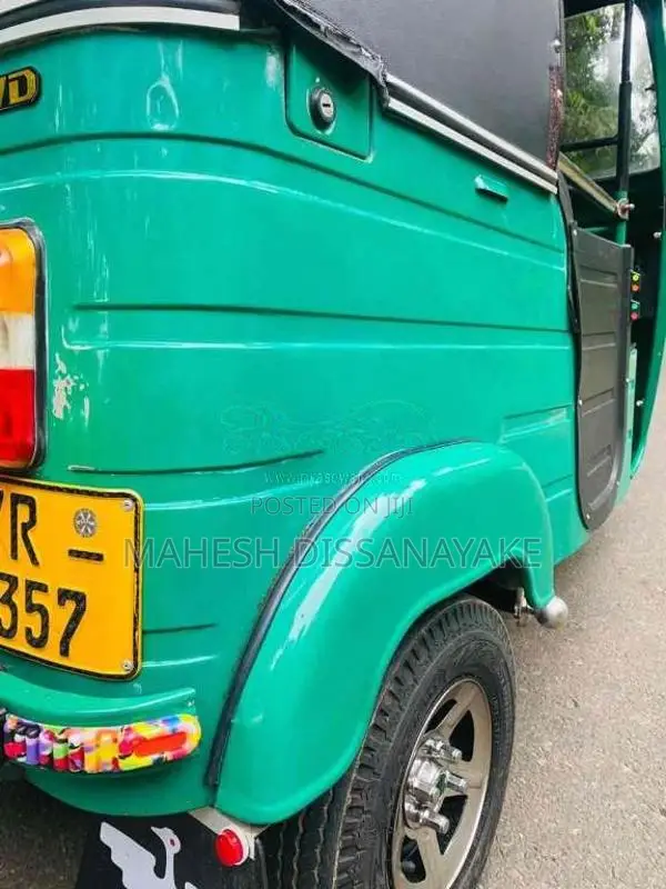 Bajaj RE 205 2011 Three Wheel (Used)