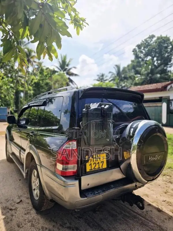 Mitsubishi Montero 2003 SUV (Used)