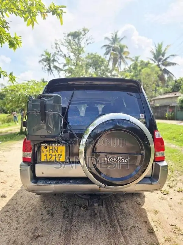 Mitsubishi Montero 2003 SUV (Used)