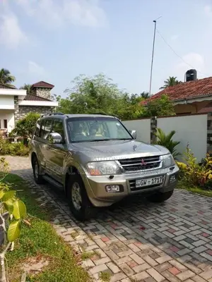 Mitsubishi Montero 2002 SUV (Used)