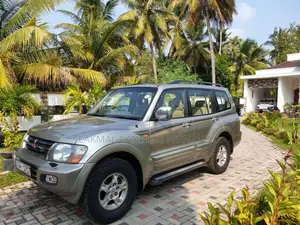 Mitsubishi Montero 2002 SUV (Used)