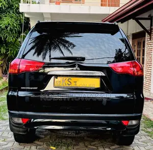 Mitsubishi Montero Sport 2011 SUV (Used)