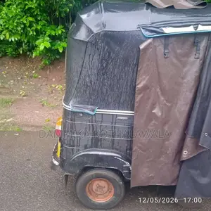 Bajaj RE 205 2011 Three Wheel (Used)