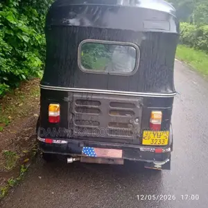 Bajaj RE 205 2011 Three Wheel (Used)