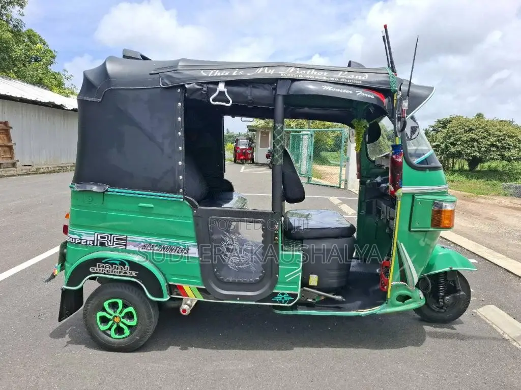 Bajaj 4 Stroke 2013 Three Wheel (Used)