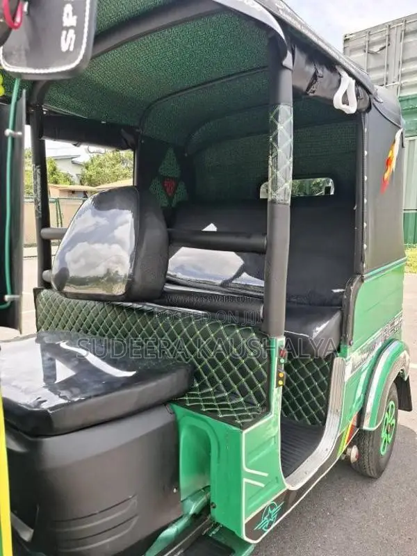 Bajaj 4 Stroke 2013 Three Wheel (Used)