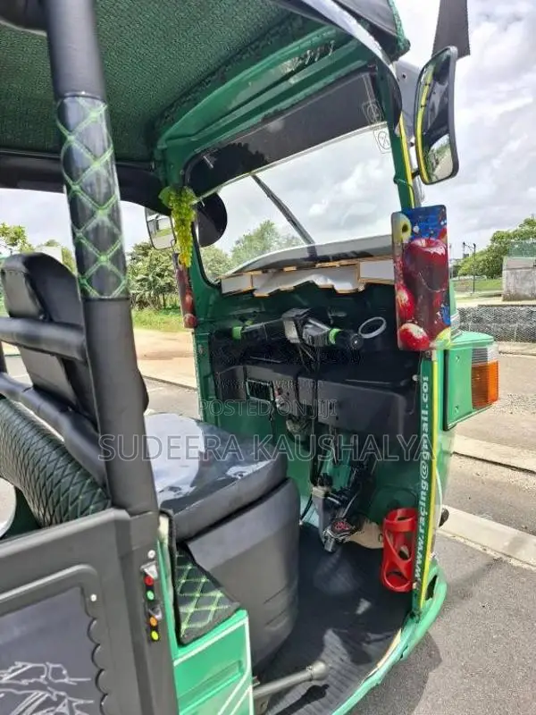 Bajaj 4 Stroke 2013 Three Wheel (Used)