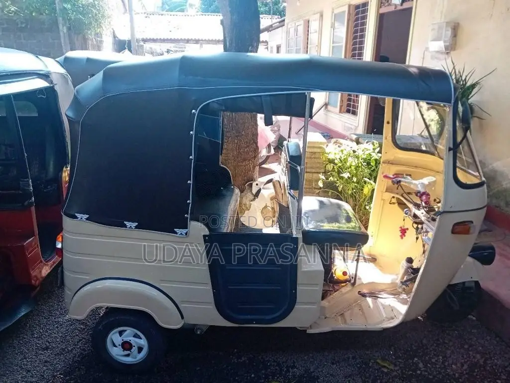 Bajaj RE 2000 Three Wheel (Used)