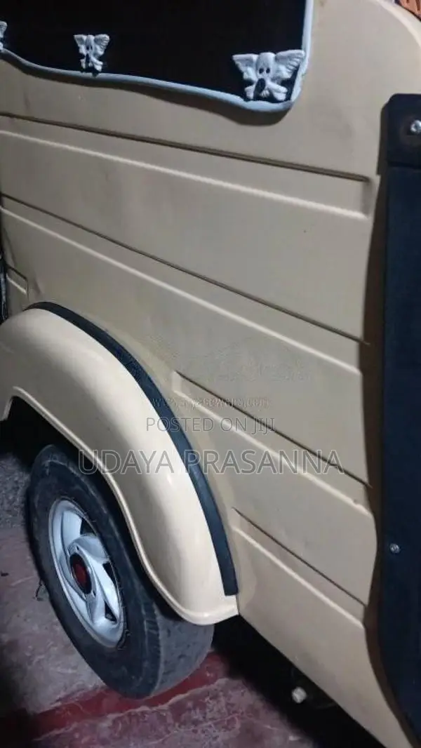 Bajaj RE 2000 Three Wheel (Used)