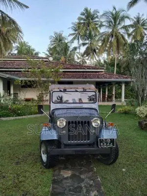 Mitsubishi 4DR5 1969 SUV (Used)