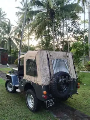 Mitsubishi 4DR5 1969 SUV (Used)