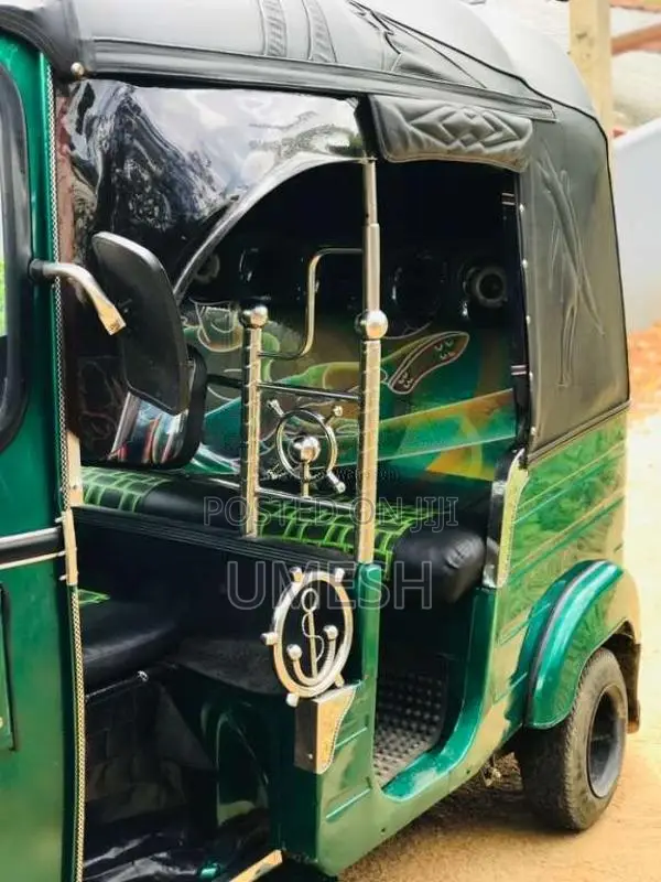Bajaj RE 205 2011 Three Wheel (Used)