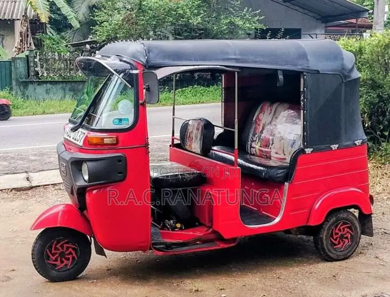 Bajaj 4 Stroke 2015 Three Wheel (Used)