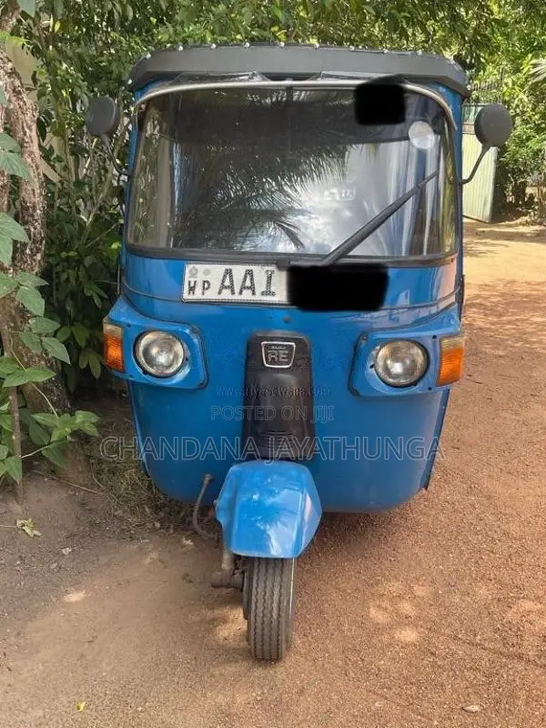 Bajaj 4 Stroke 2013 Three Wheel (Used)