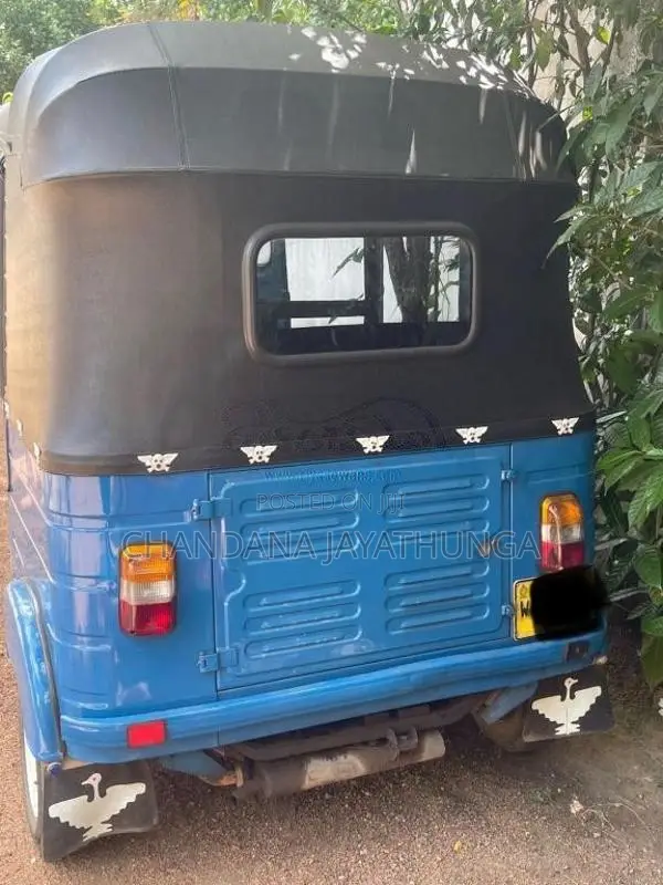 Bajaj 4 Stroke 2013 Three Wheel (Used)