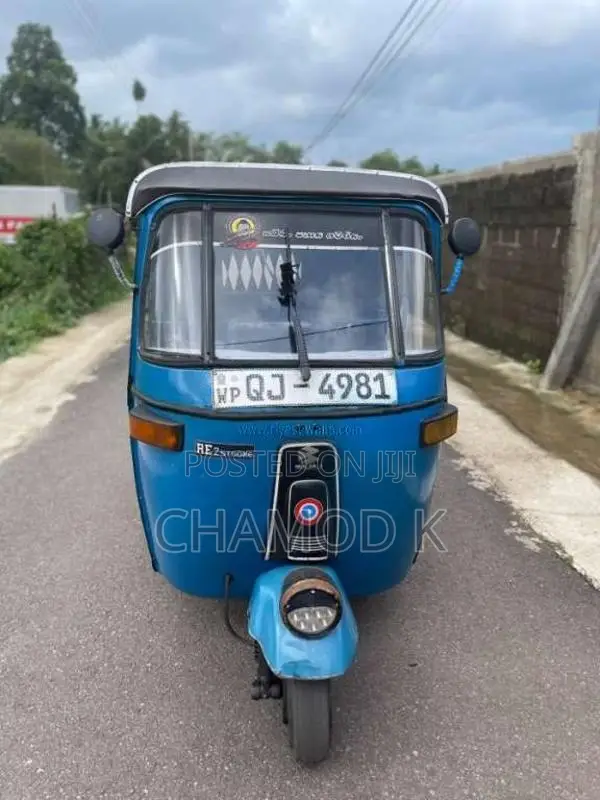 Bajaj 2 Stroke 2006 Three Wheel (Used)
