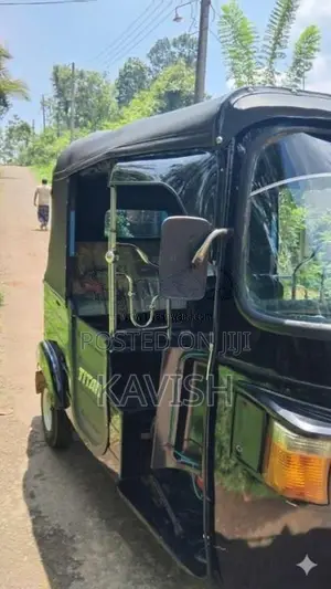 Bajaj RE 205 2012 Three Wheel (Used)
