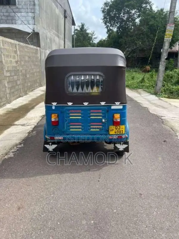 Bajaj 2 Stroke 2006 Three Wheel (Used)