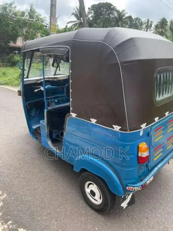 Bajaj 2 Stroke 2006 Three Wheel (Used)