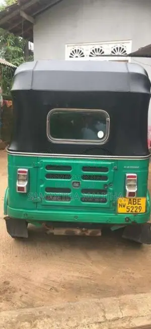 Bajaj 4 Stroke 2015 Three Wheel (Used)