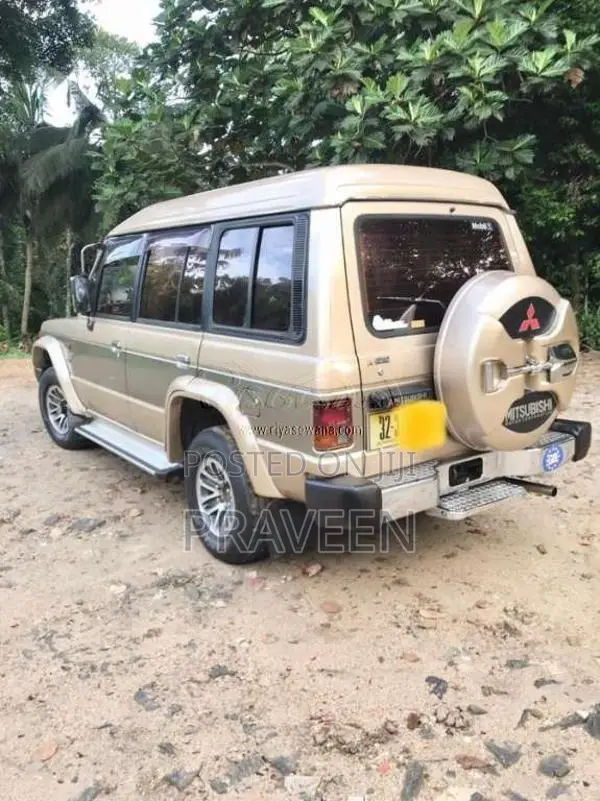 Mitsubishi Pajero 1987 SUV (Used)