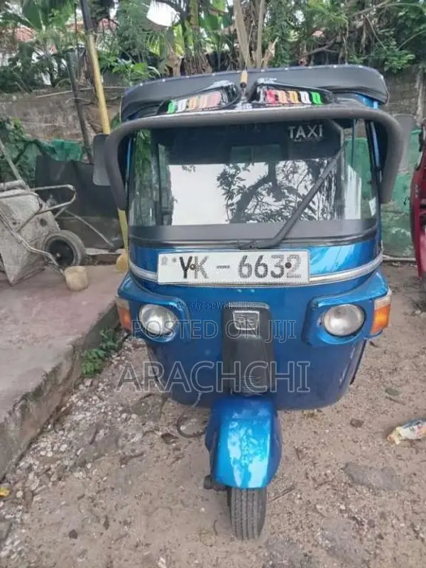 Bajaj RE 205 2011 Three Wheel (Used)