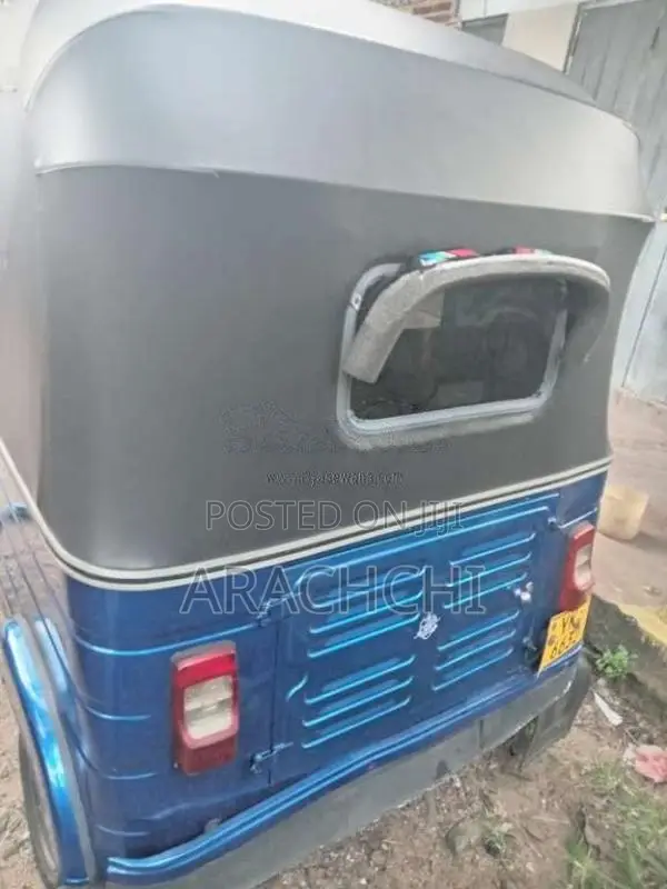 Bajaj RE 205 2011 Three Wheel (Used)