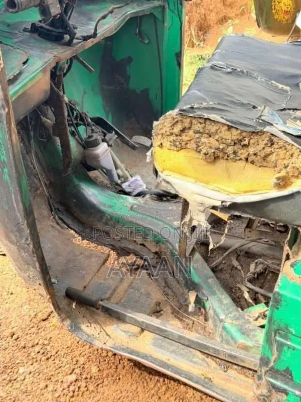 Bajaj 2 Stroke 1998 Three Wheel (Used)