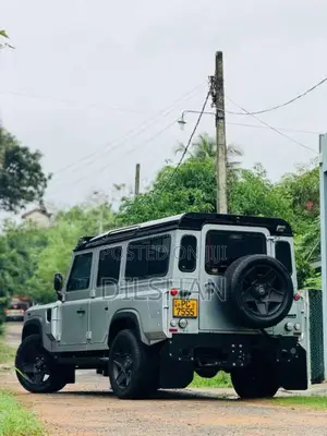 Land-Rover Defender 110 KAHN 2.2 PUMA 2008 SUV (Used)