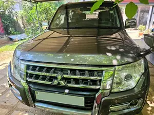 Mitsubishi Montero V98 2013 SUV (Used)