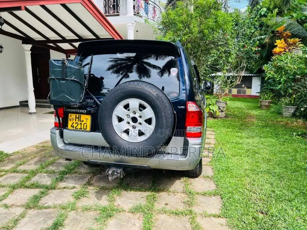 Mitsubishi Montero 2003 SUV (Used)