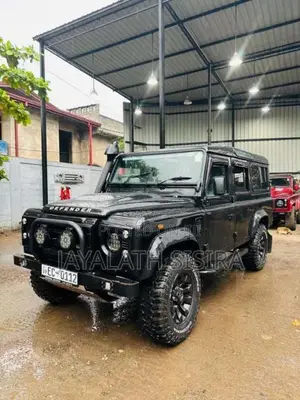 Land-Rover Defender 2015 SUV (Used)