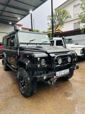 Land-Rover Defender 2015 SUV (Used)