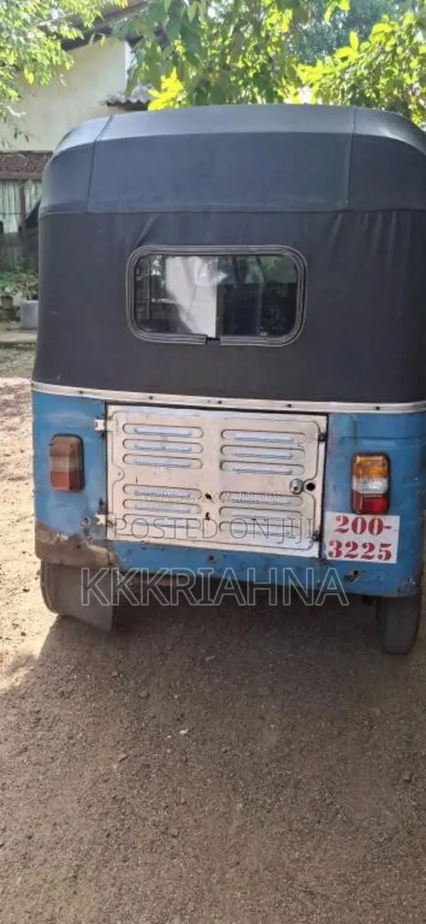 Bajaj 2 Stroke 1994 Three Wheel (Used)