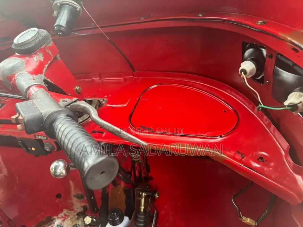 Bajaj RE 2000 Three Wheel (Used)