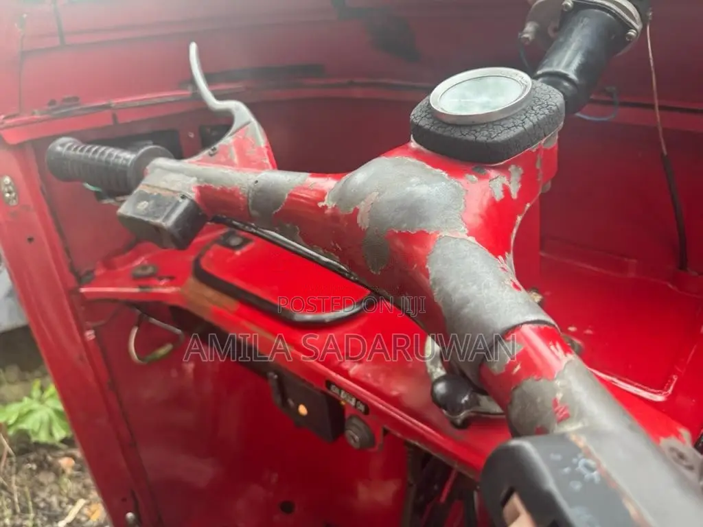 Bajaj RE 2000 Three Wheel (Used)