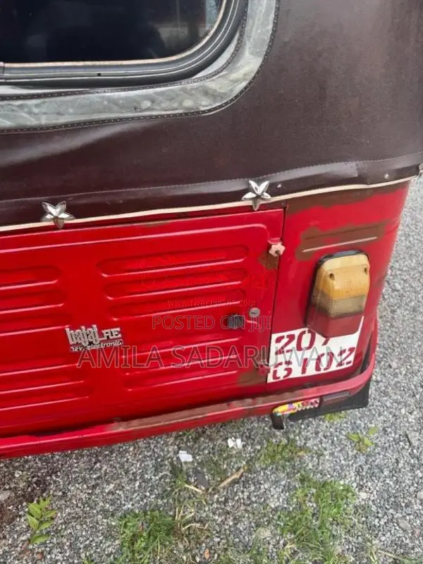 Bajaj RE 2000 Three Wheel (Used)
