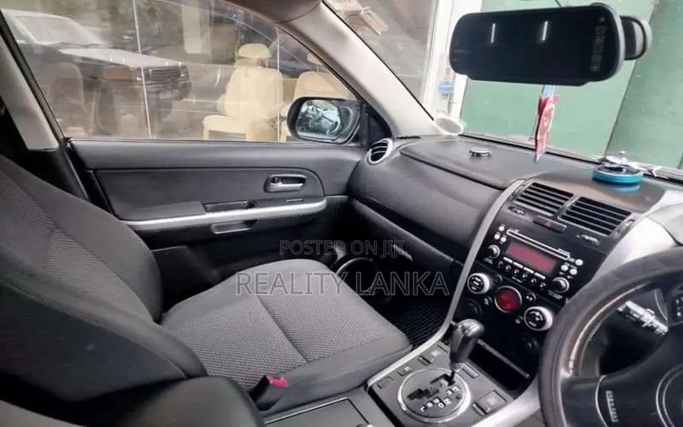 Suzuki Vitara 2012 SUV (Used)