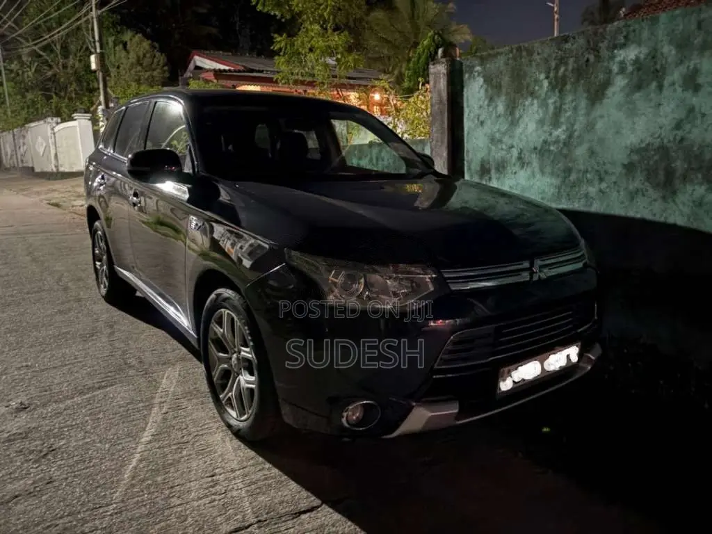 Mitsubishi Outlander PHEV 2014 SUV (Used)