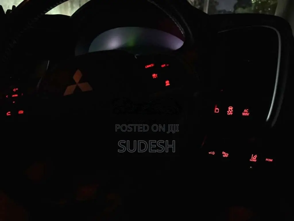 Mitsubishi Outlander PHEV 2014 SUV (Used)