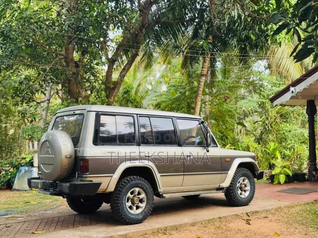 Mitsubishi Pajero MK1 1985 SUV (Used)