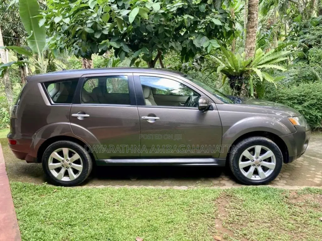 Mitsubishi Outlander 2012 SUV (Used)