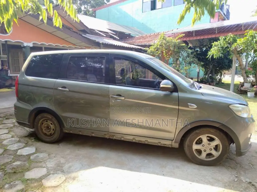 DFSK Glory 330 2016 SUV (Used)