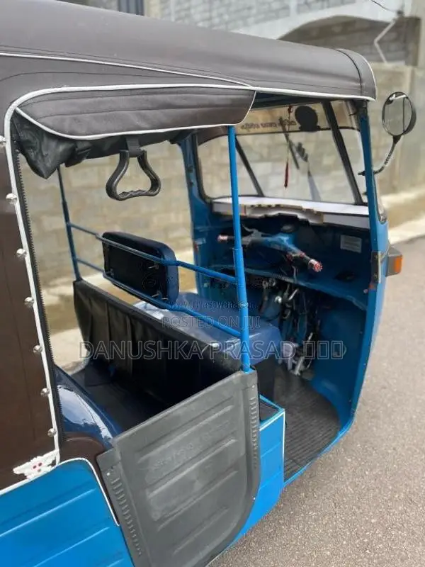 Bajaj 2 Stroke 2006 Three Wheel (Used)